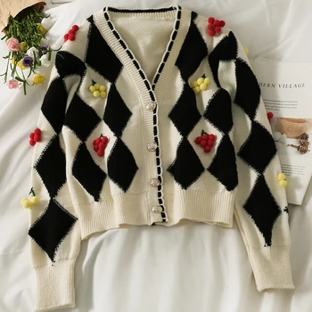 Sladké troch-dimenzionální dekorácie sveter s dlhým rukávom sveter ženy jeseň 2021 color-blocking koberčeky tvaru pulóver kabát